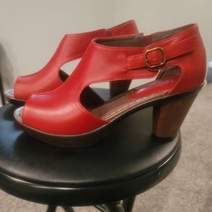 Sanita Red Bliss Clogs European 40 US Size 9.5